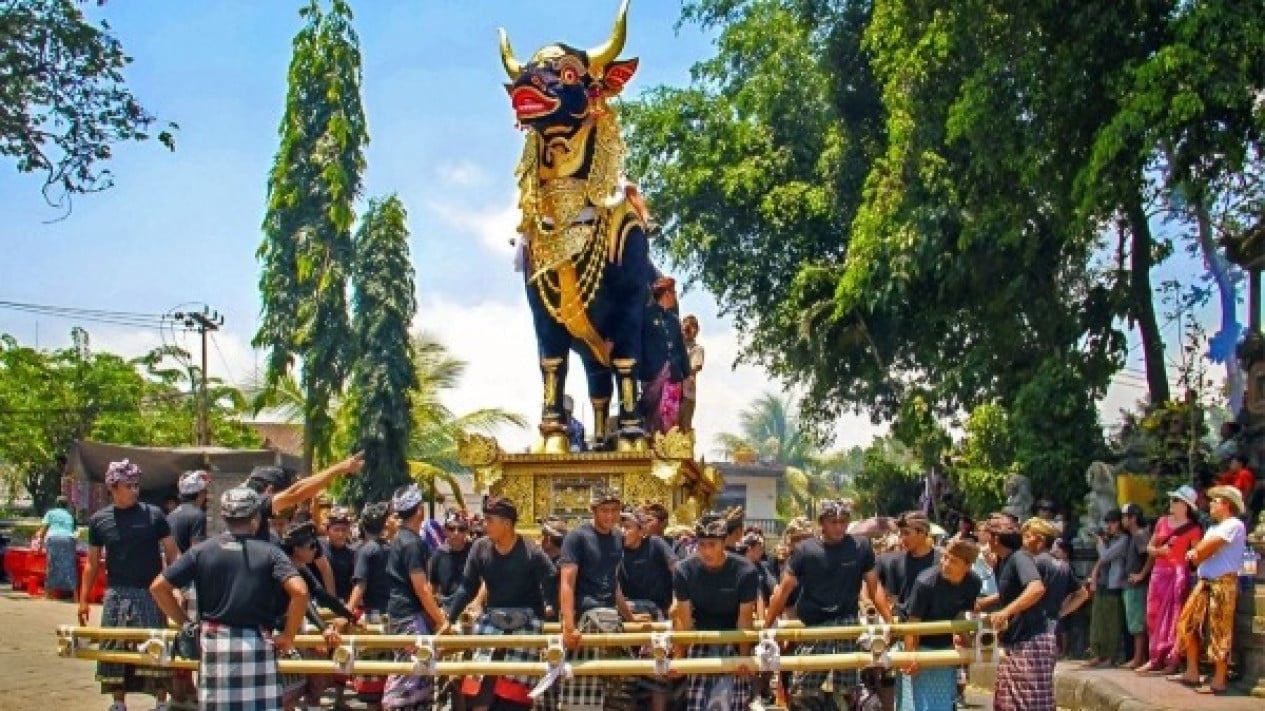 Deep Cultural Tourism Indonesia 2025: Wisata Budaya, Identitas Lokal, dan Transformasi Pariwisata Nusantara